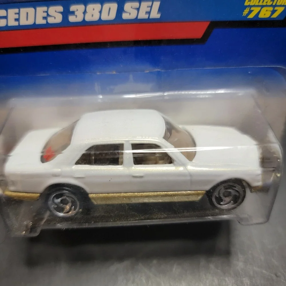 1998 Hot Wheels Main Line #767 Mercedes 380 SEL SB.    Hw2